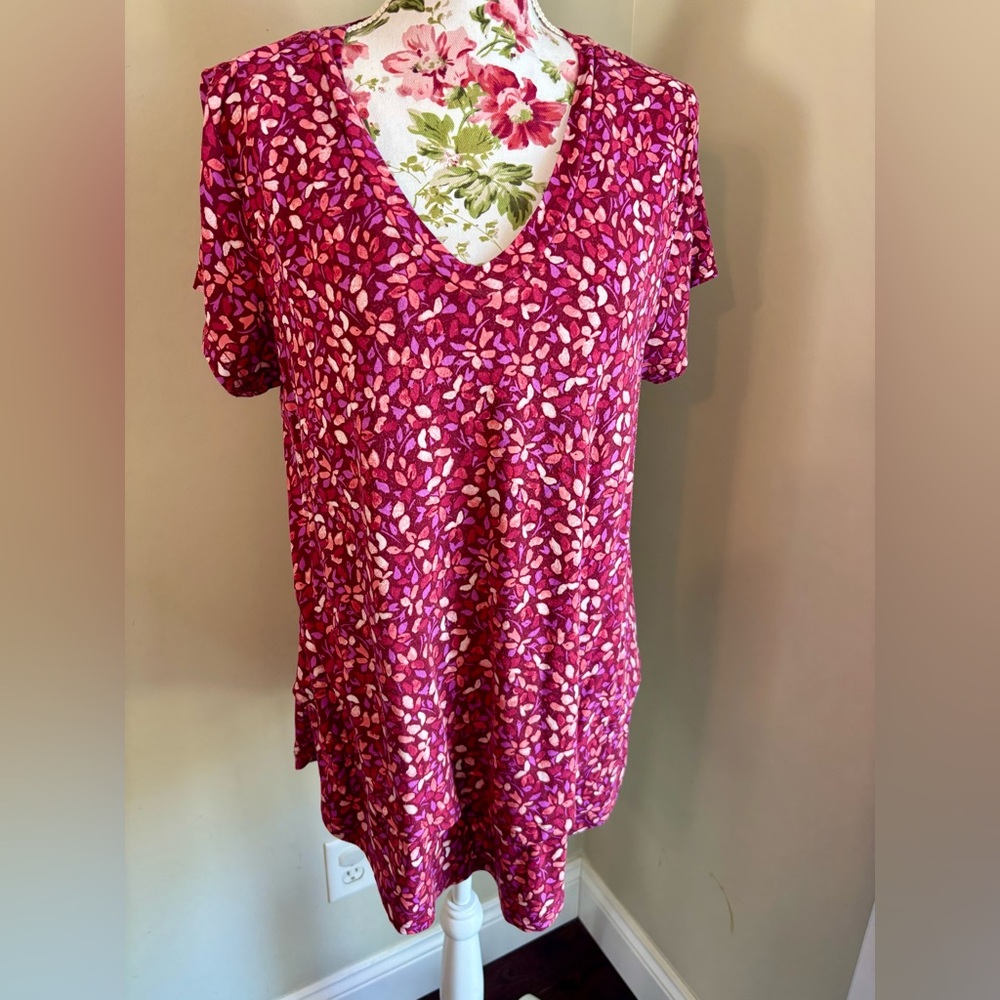 Latched Mama Pink Floral Short Sleeve V-Neck Tunic